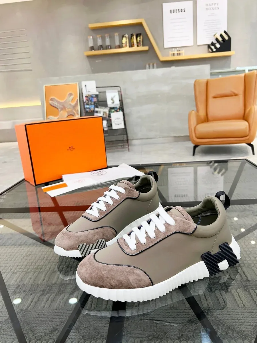 Hermès Hermès Tabi Sneakers Olive Beige Beige