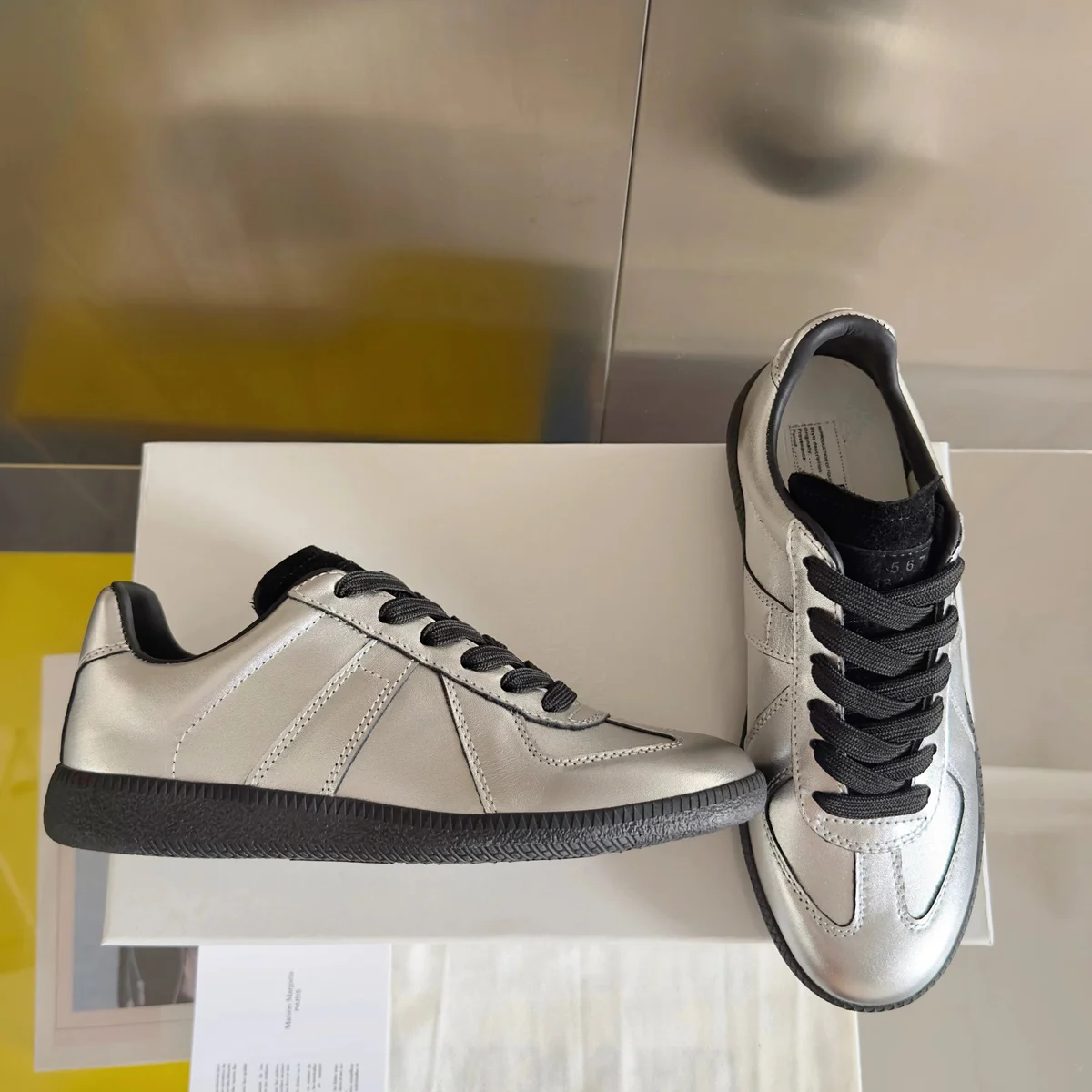 Maison Margiela Maison Margiela Replica Silver/Black Sneakers Silver - 1