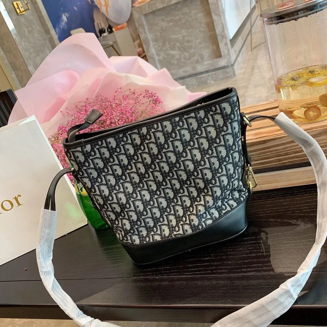 Dior Dior Lady Dior Oblique Black White Bucket Bag Black - 1