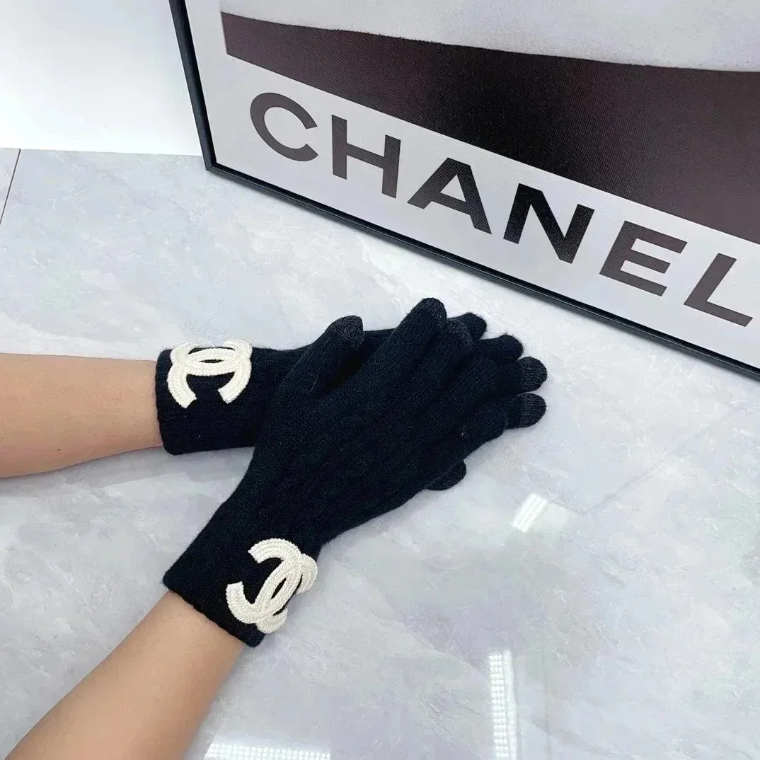 Chanel CC Logo Black & White Gloves product photo