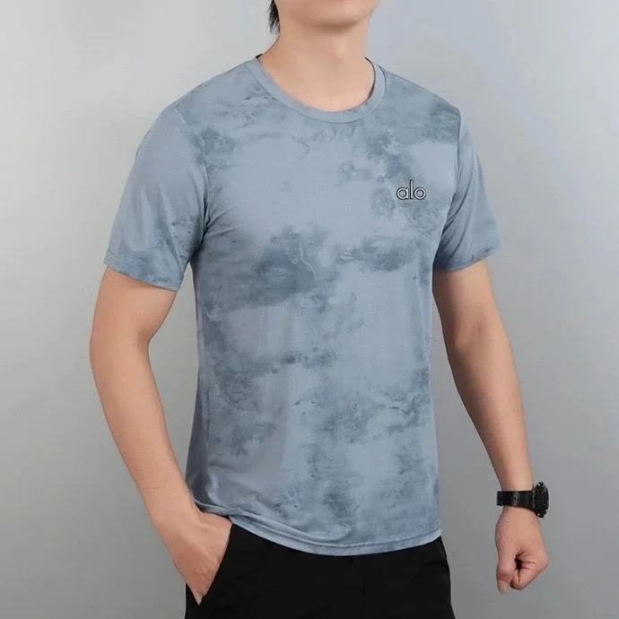 Other Alo T-Shirt Light Blue Cloud Print Men's T-Shirt Blue - 1
