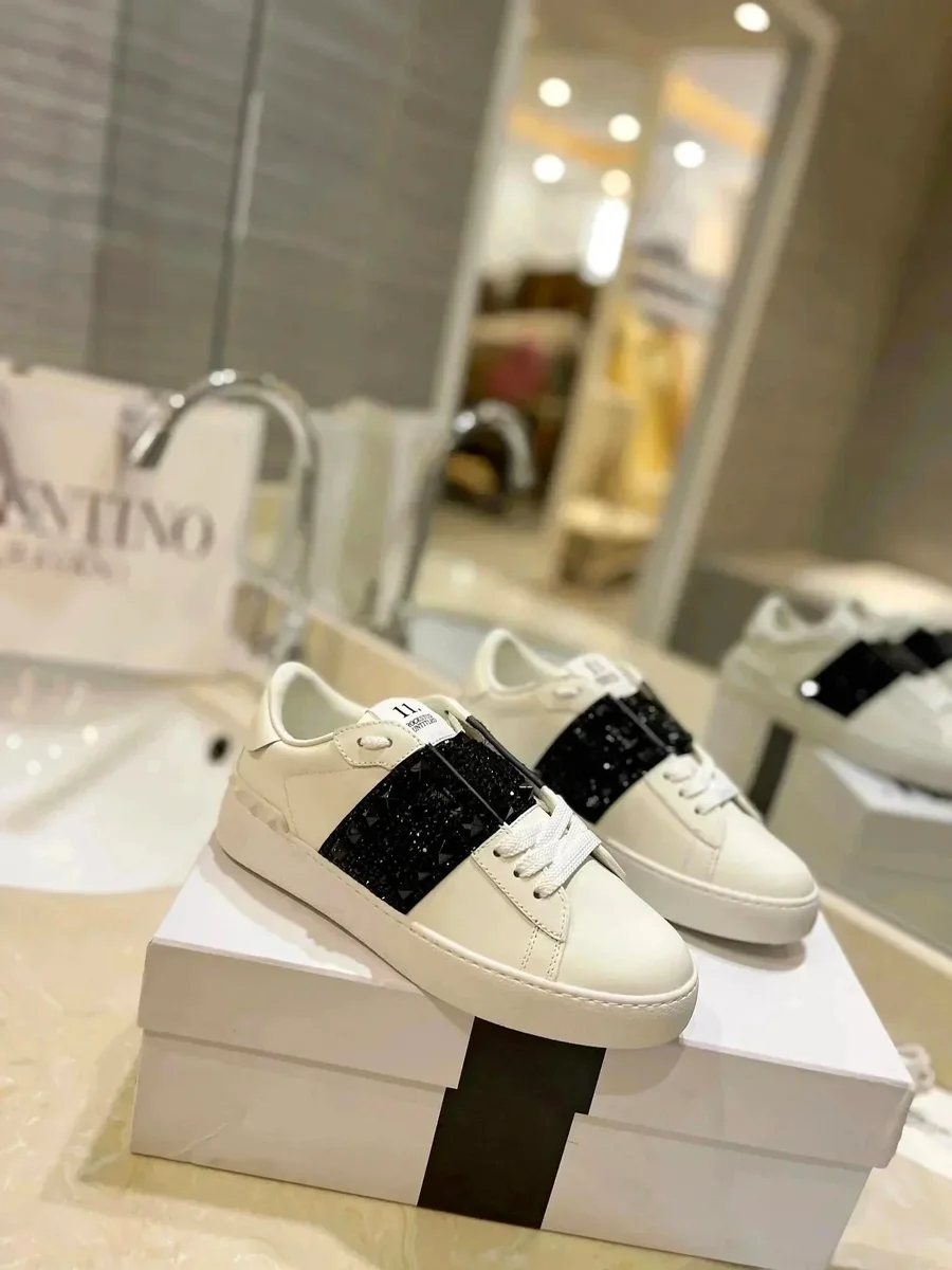Valentino Valentino Rockstud White/Black Studded Sneakers White