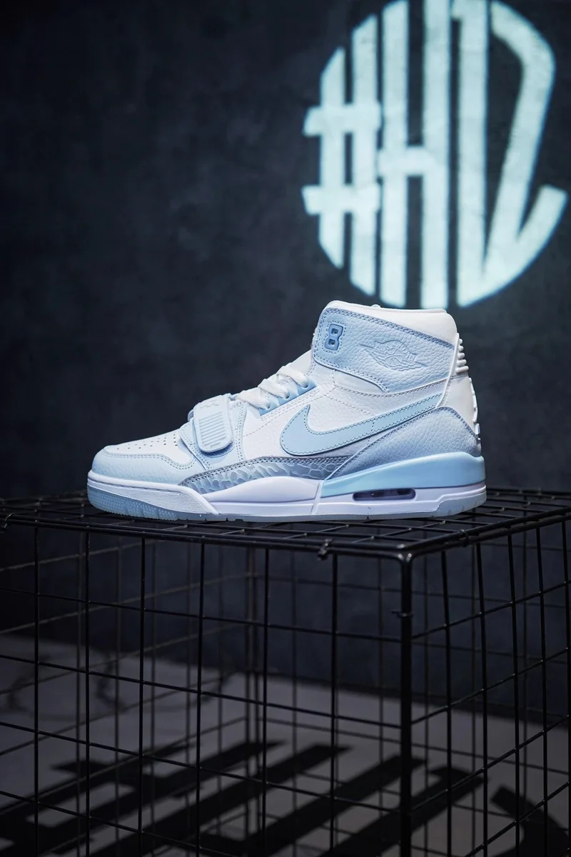 Other Jordan Air Jordan 8 Light Blue/White Sneaker Blue - 1