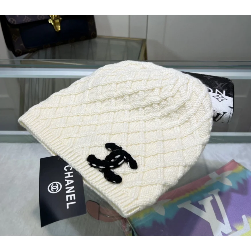 Chanel Chanel CC Logo Knit Beanie Cream Cream