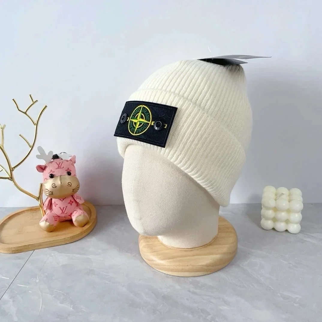 Stone Island Stone Island Compass Logo Beanie Cream Cream