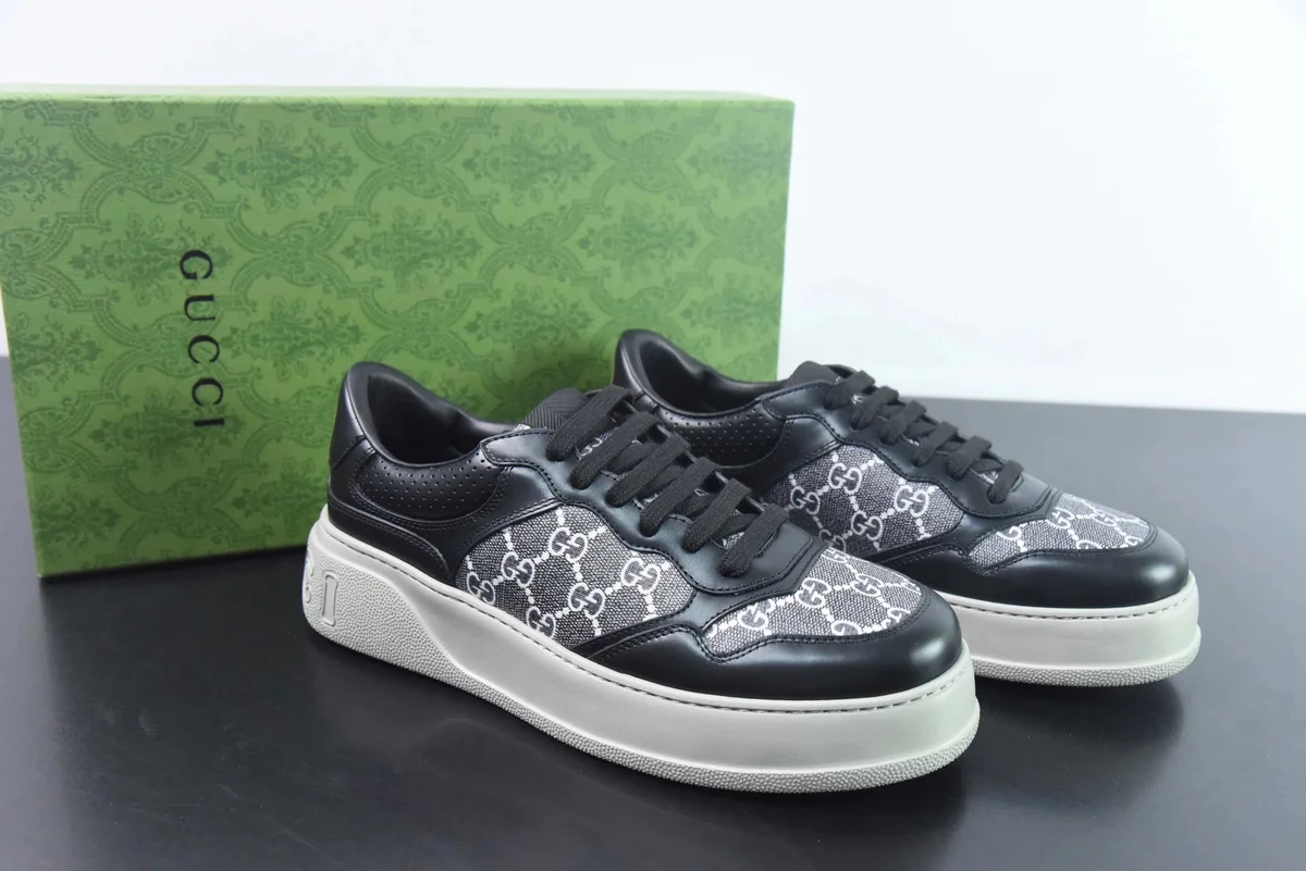 Gucci Gucci GG Supreme Black/White Sneakers Black - 1