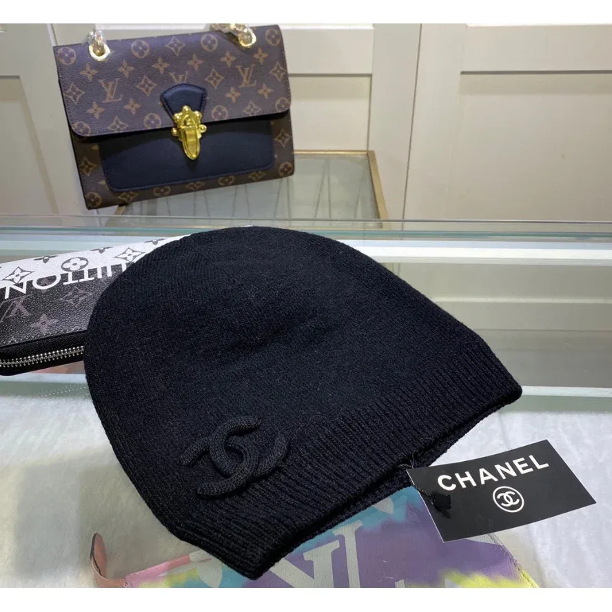 Chanel Chanel Black Interlocking CC Knit Beanie Black