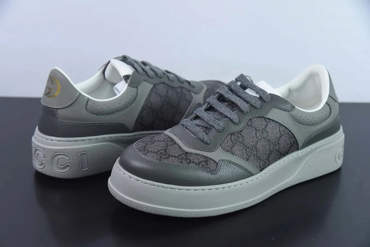 Gucci Gucci Runners GG Monogram Grey Sneakers Grey - 1