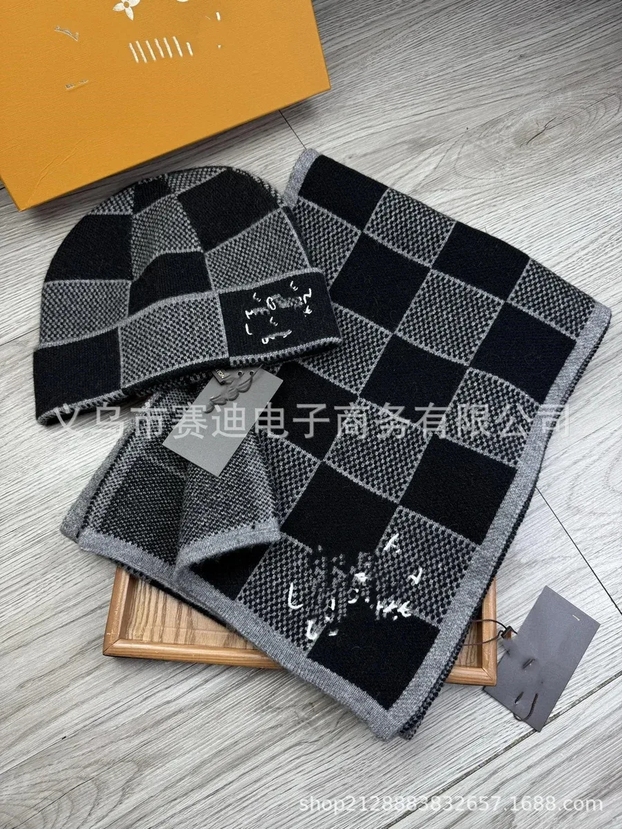 Louis Vuitton Louis Vuitton Damier Beanie & Scarf Set Black Grey Grey
