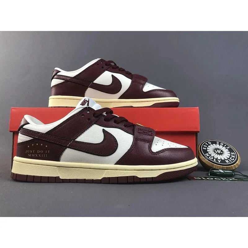 Nike Nike Dunk Low Burgundy/White Sneakers Red