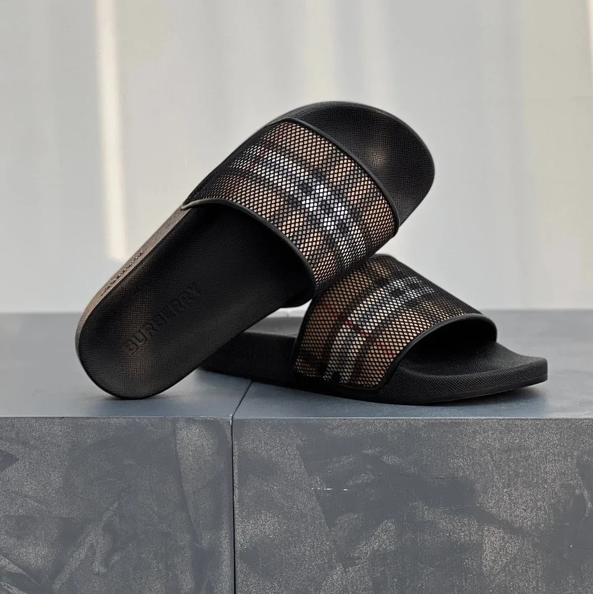 Burberry Burberry Vintage Check Black Slide Sandals Black