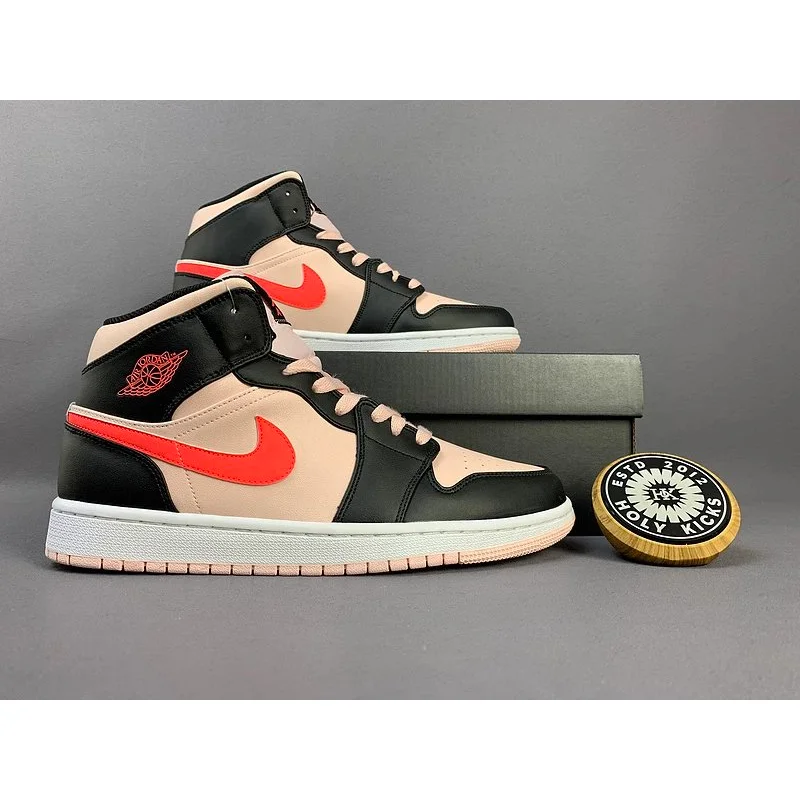 Nike Nike Air Jordan 1 Sail/University Red Sneakers Black - 1