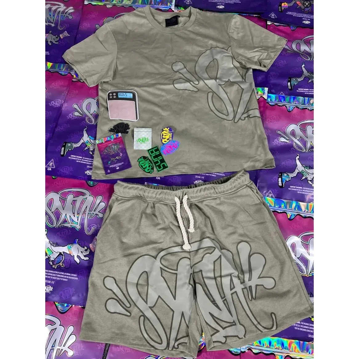 Other Streetwear Set: Graffiti Print T-Shirt & Shorts in Green Green - 1