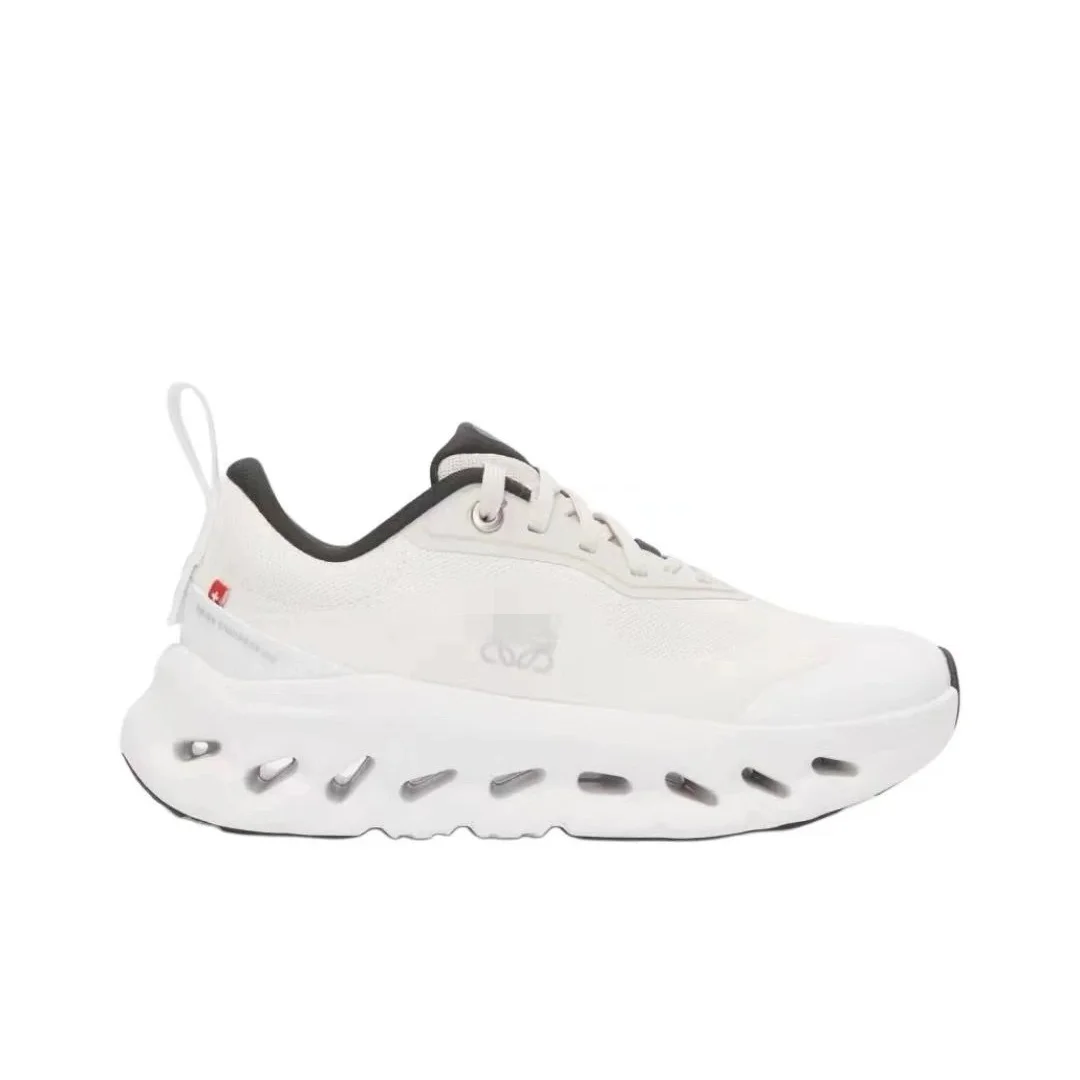 Sneaker White/Black Running Shoe