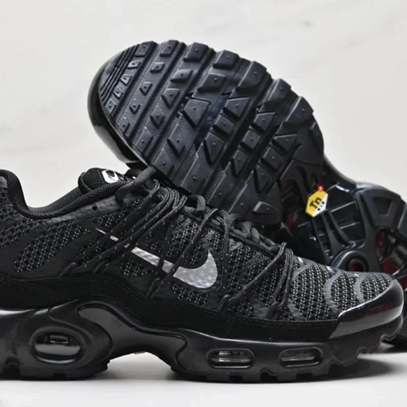 Nike Nike Air Max Plus Black/Silver Sneakers Black