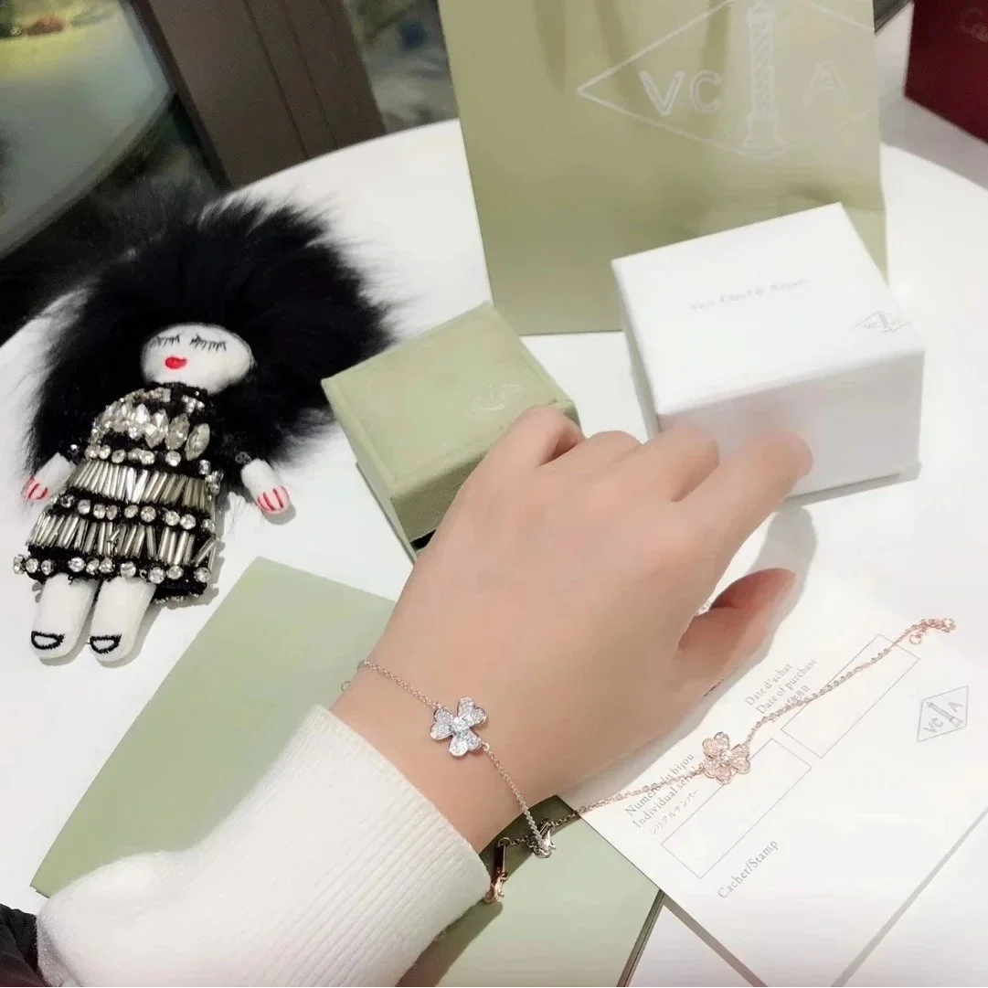 Van Cleef & Arpels Van Cleef & Arpels Alhambra Clover Bracelet Rose Gold Gold