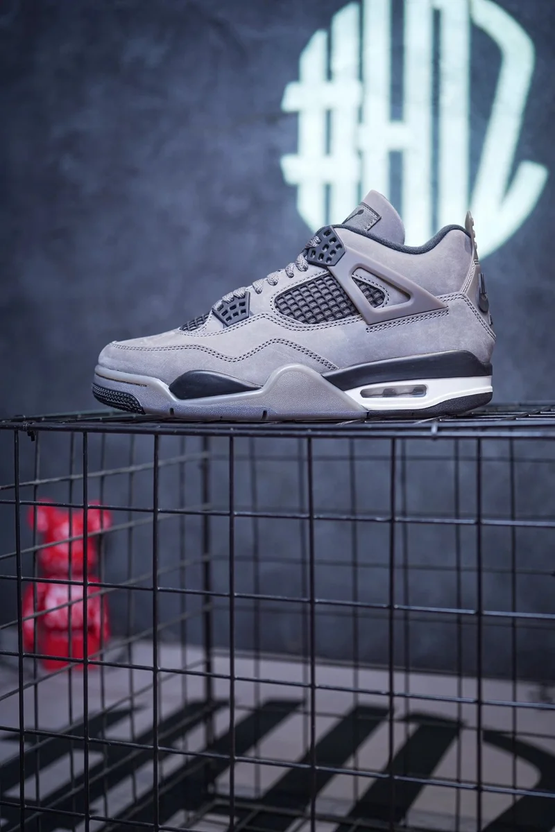 Jordan Jordan Air Jordan 4 Taupe Sneakers Brown