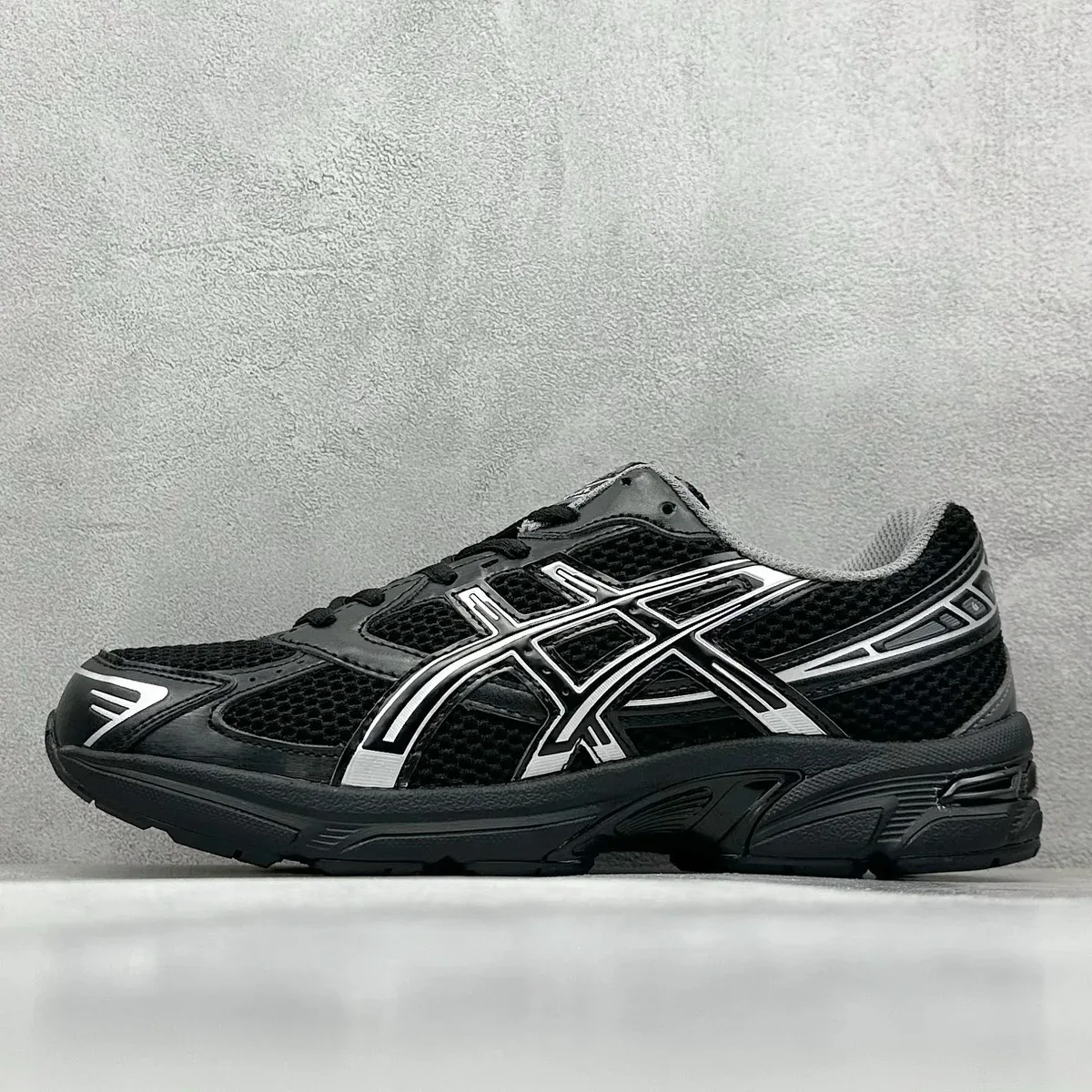ASICS ASICS Gel-Kayano Black/Silver Running Sneakers Black