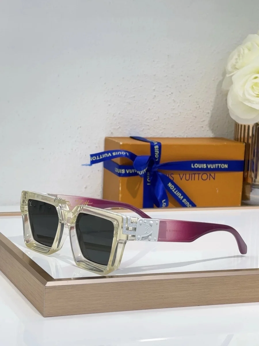 Louis Vuitton Louis Vuitton A28 Clear/Purple Gradient Sunglasses Multicolor