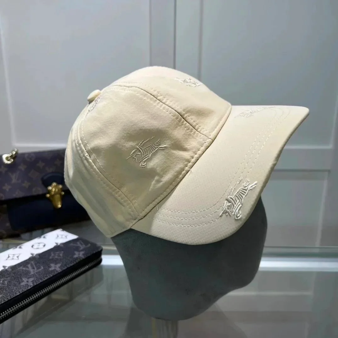 Burberry Burberry Beige Horse & Rider Embroidered Cap Beige