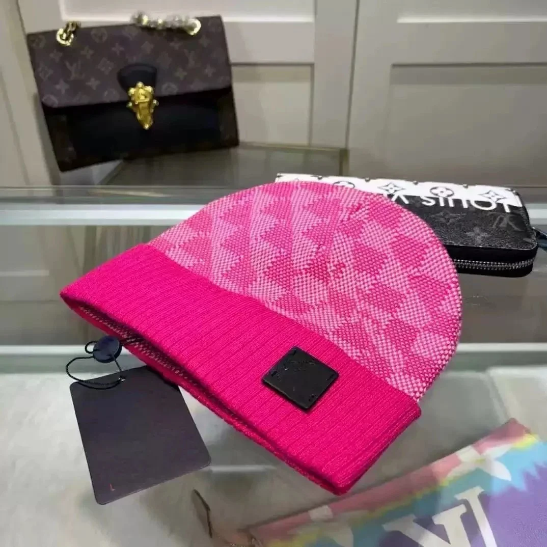 Louis Vuitton Pink & White Patterned Beanie — Hipobuy Spreadsheet find