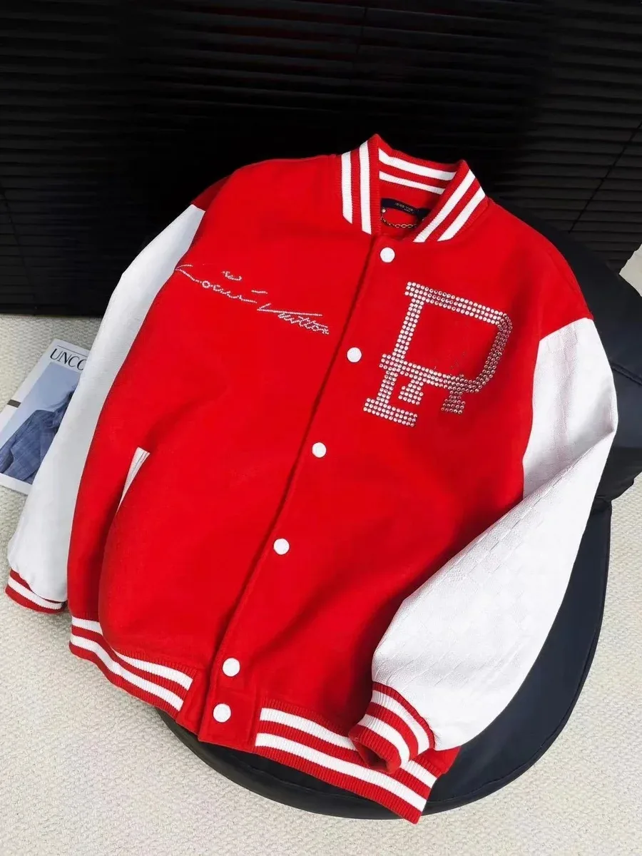 Louis Vuitton Chaqueta Letterman roja y blanca