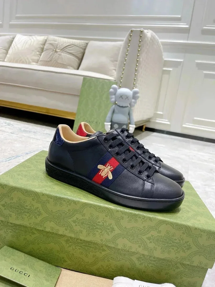 Gucci Gucci Ace Bee Embroidery Black Sneakers Black - 1