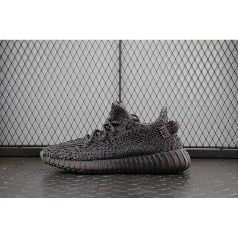 Yeezy Adidas Yeezy Boost 350 V2 Triple Black Sneakers Black - 1