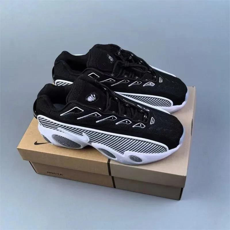 Nike Nike Shox R4 Black/White Sneakers Black - 1