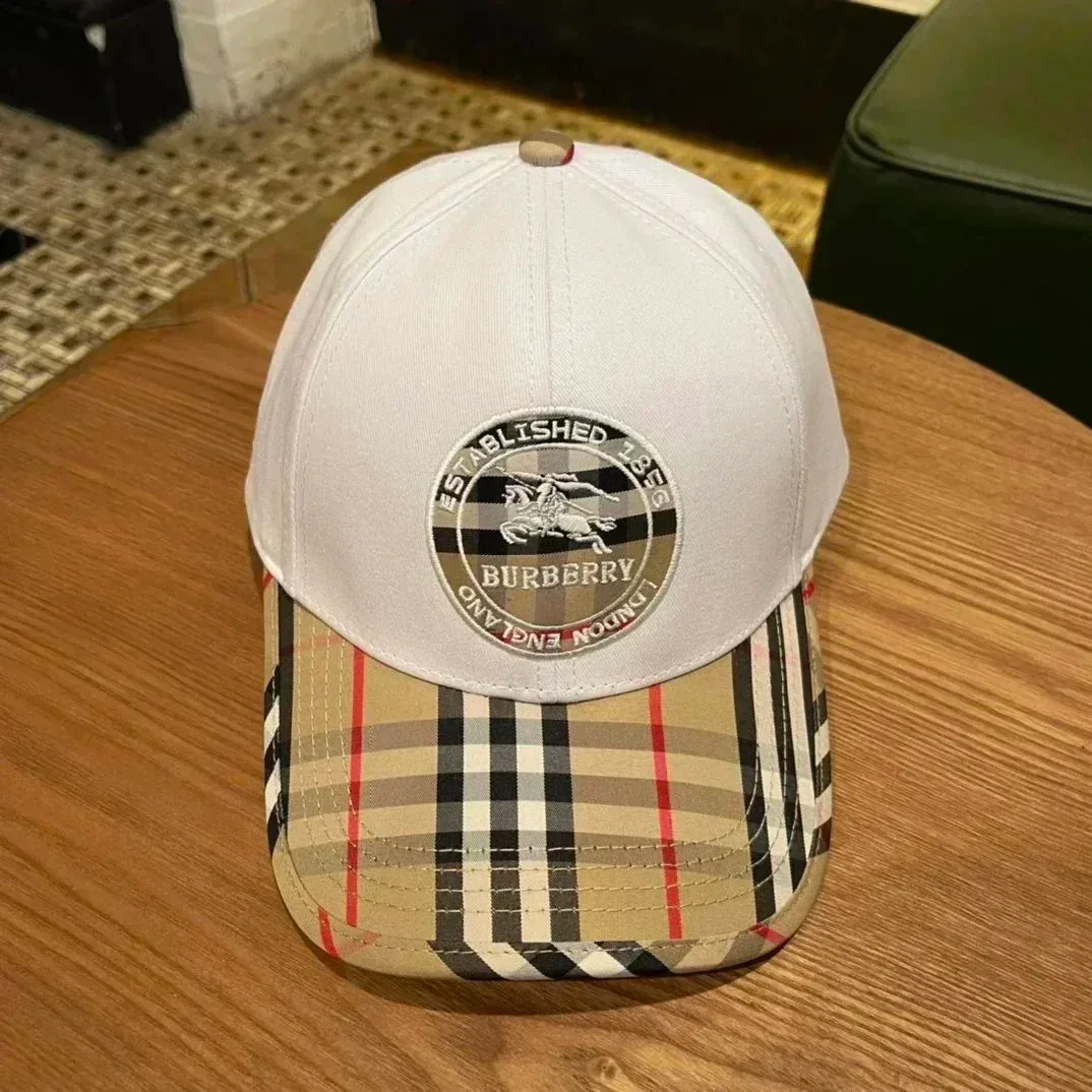 Burberry Burberry Vintage Check Cap White Headwear White - 1