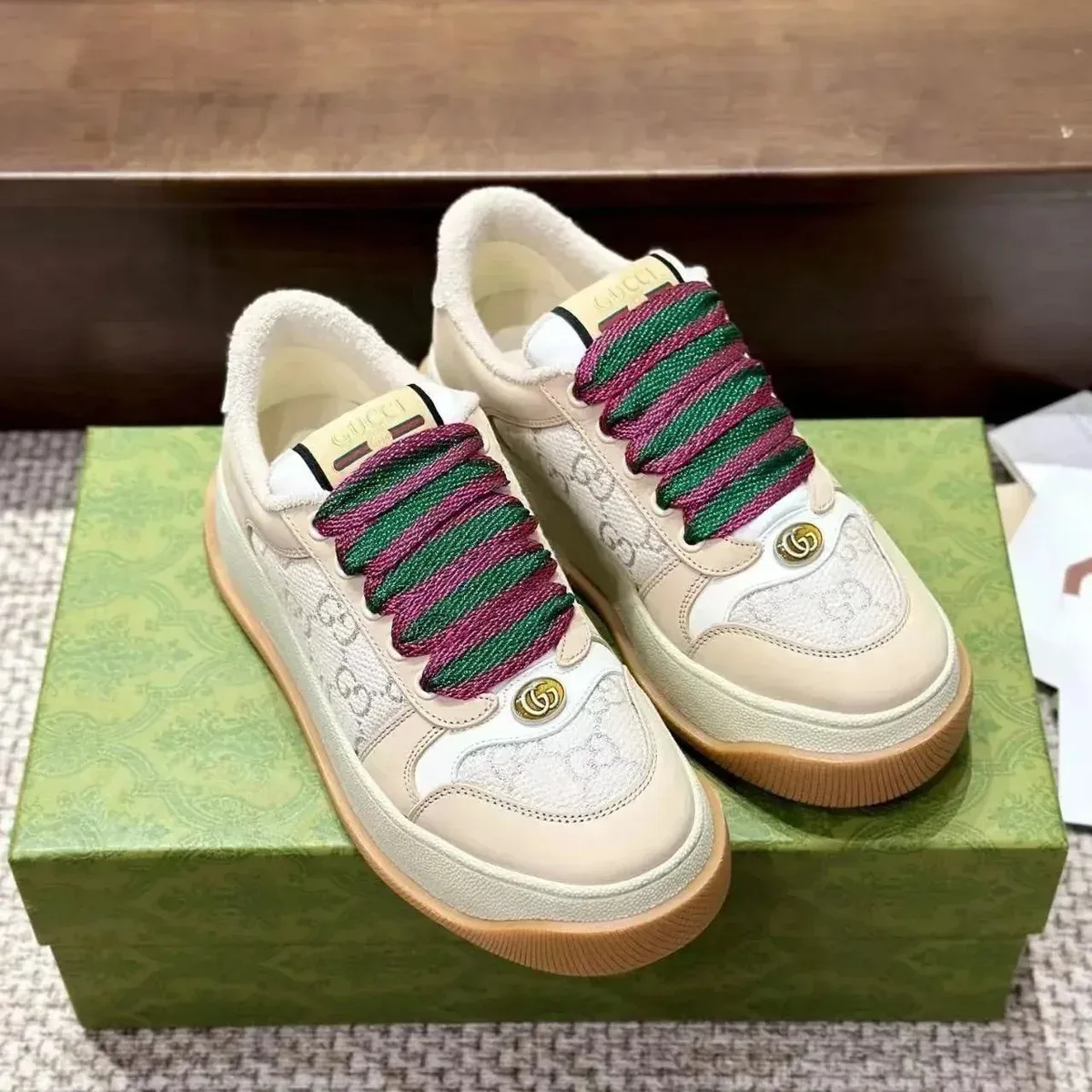Gucci Gucci GG Marmont Beige & Green Stripe Sneakers Beige - 1