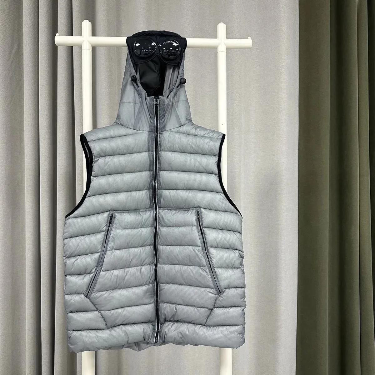 CP Company CP Company Goggle Hooded Puffer Vest Grey Grey