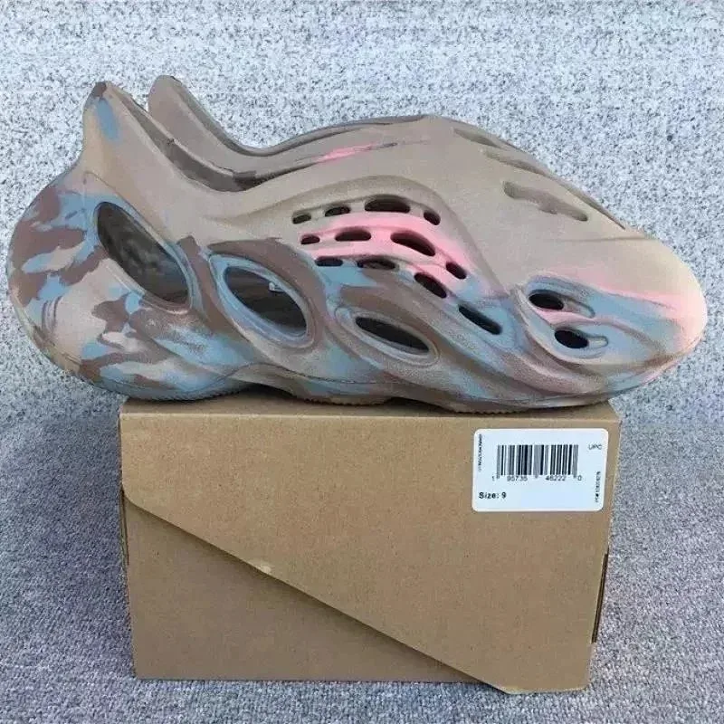 Yeezy Adidas Yeezy 700 Inertia Beige Sneakers Beige - 1
