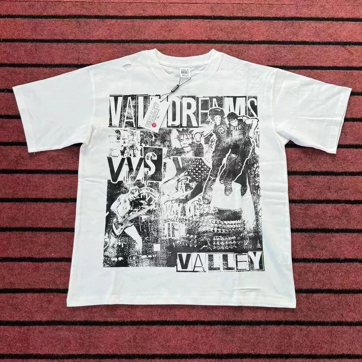 Other White 'Valley Dreams' Graphic T-Shirt White - 1