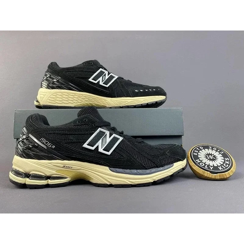 New Balance New Balance 1906R Black & Yellow Sneakers Black - 1