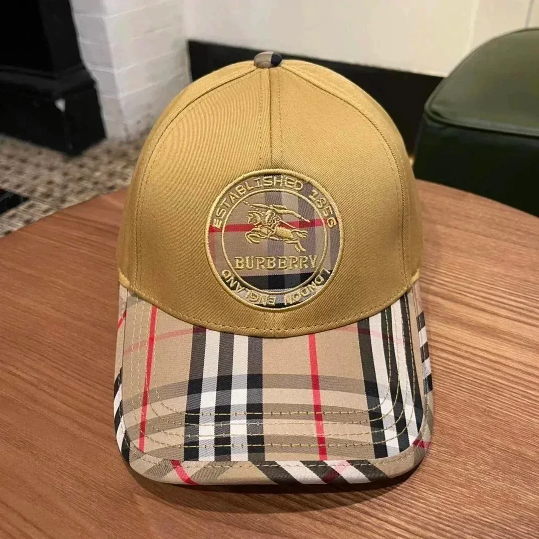 Burberry Burberry Vintage Check Cap Beige Headwear Beige