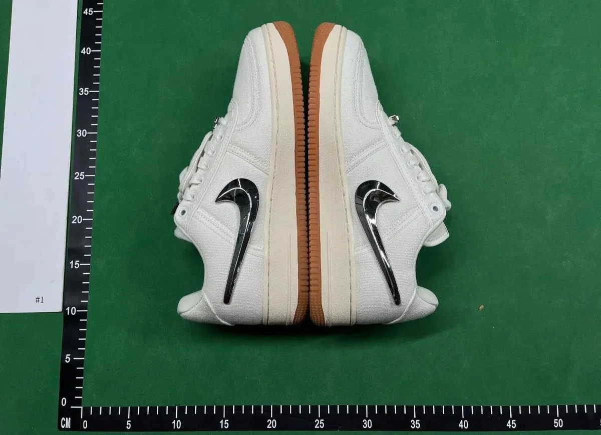 Nike Nike Air Force 1 White Metal Swoosh Sneakers White - 1