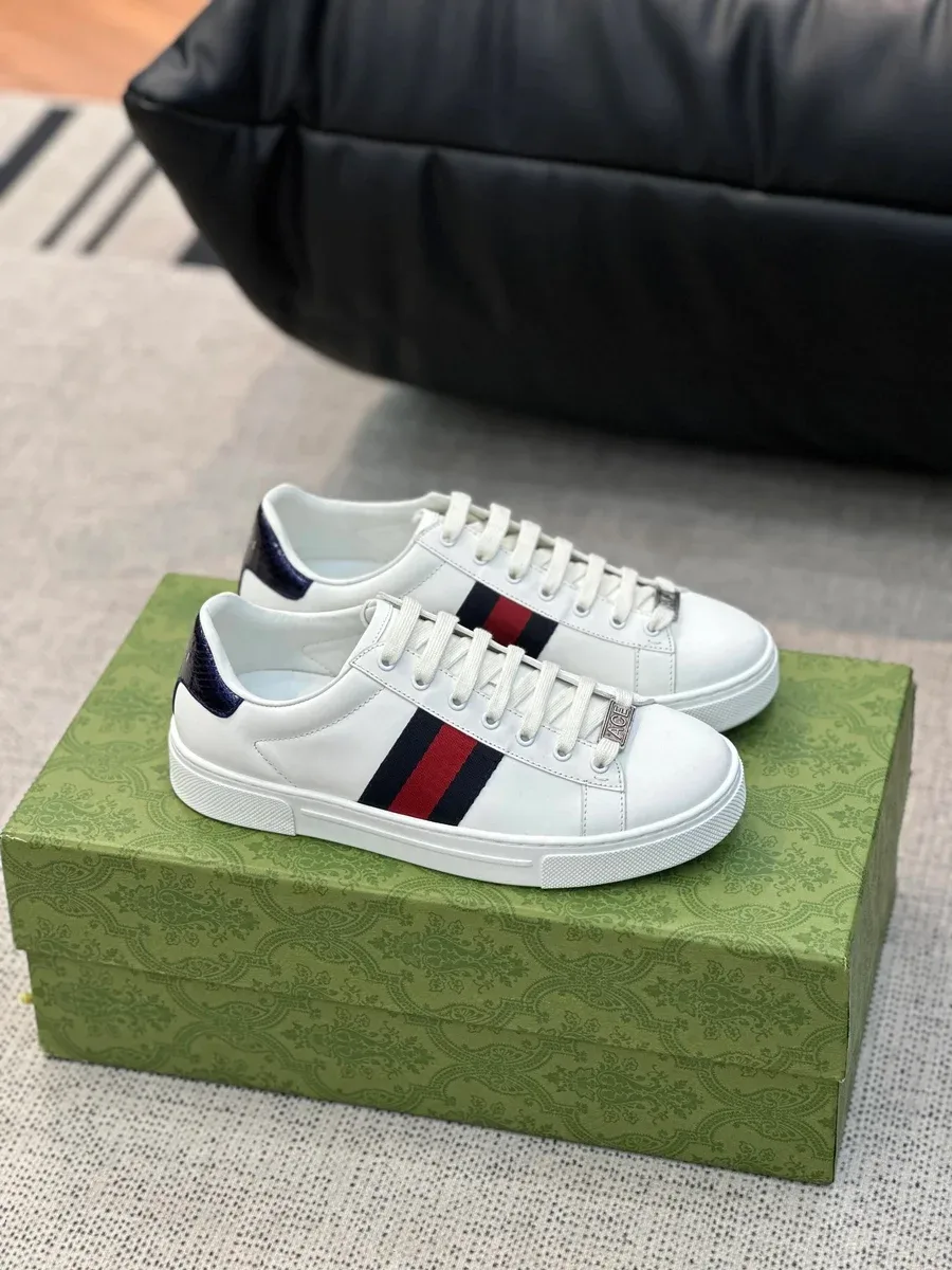 Gucci Gucci Ace White Red Blue Stripe Sneakers White - 1