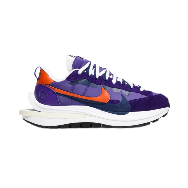 Nike Nike x Sacai Triple Black/Orange Sneakers Purple