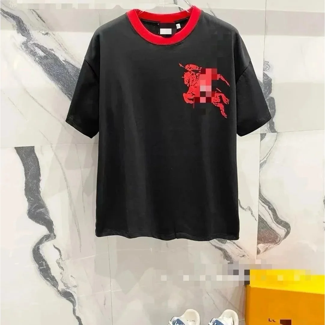 Burberry Burberry Black & Red Horse Check T-Shirt Black - 1