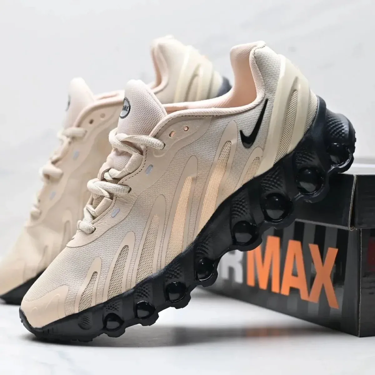 Nike Nike Air Max Reactor Beige/Black Sneakers Beige - 1