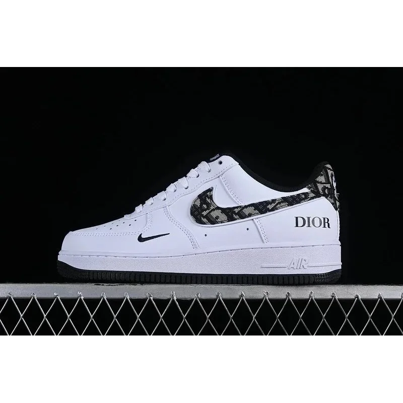 Nike Nike x Dior Air Force 1 White Black Sneakers White - 1