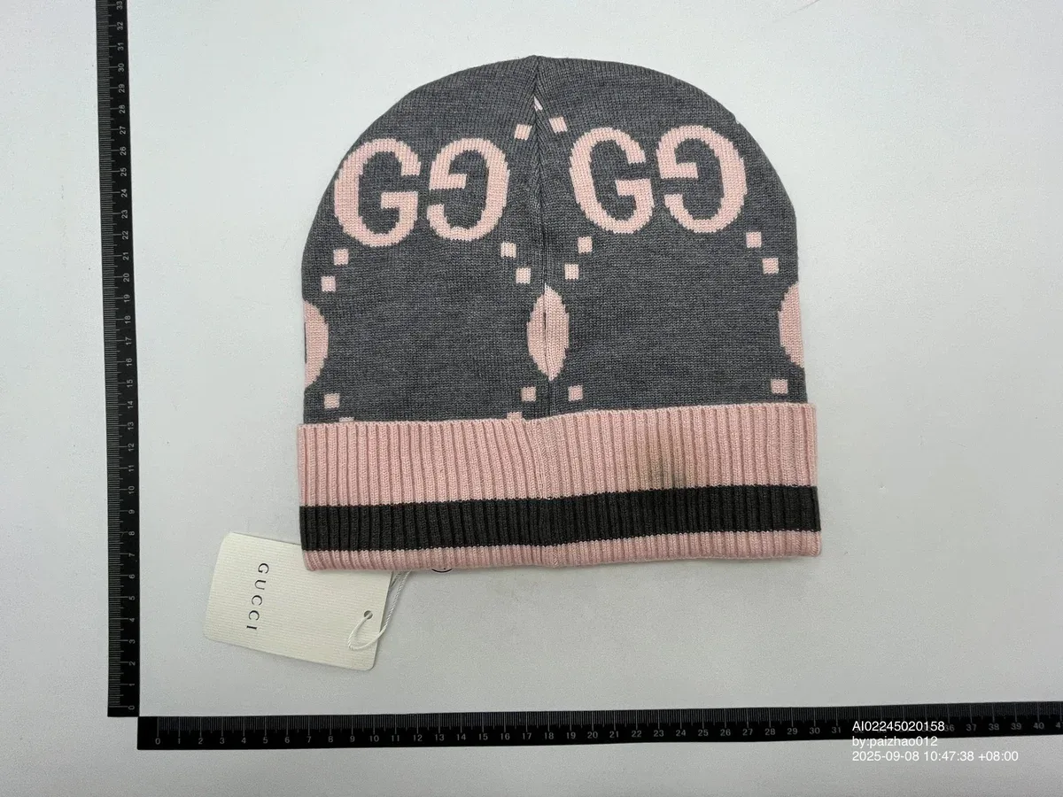 Gucci Gucci GG Logo Beanie in Grey and Pink Grey - 1