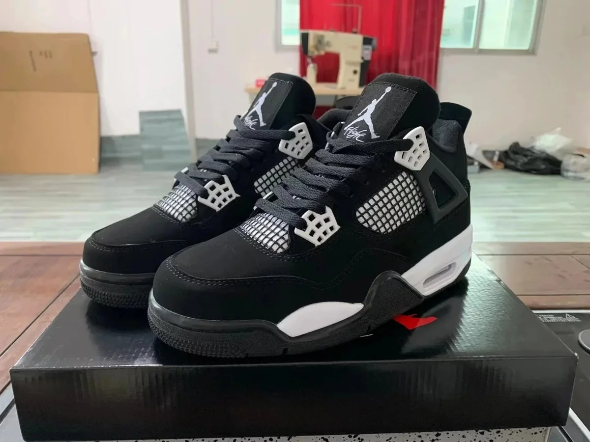 Jordan Nike Air Jordan 4 Black/White Sneakers Black - 1