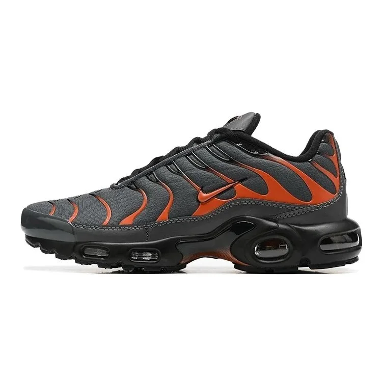 Nike Nike Air Max Plus Triple Black Orange Sneakers Black
