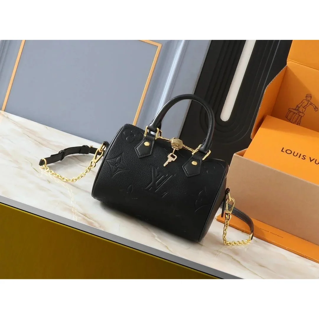 Louis Vuitton Louis Vuitton Speedy 25 Black Monogram Leather Bag Black