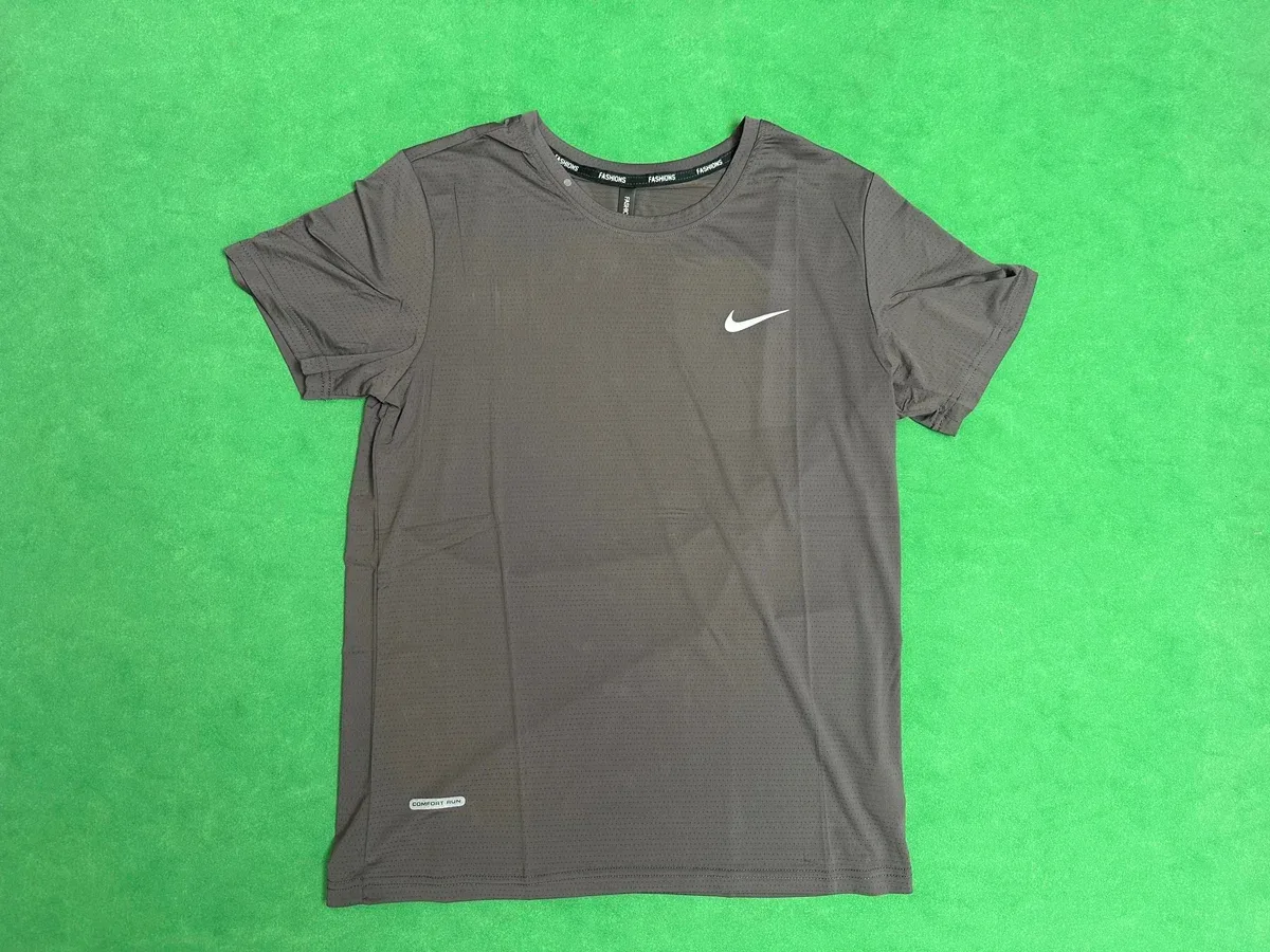 Nike Nike Grey Solid T-Shirt Grey - 1