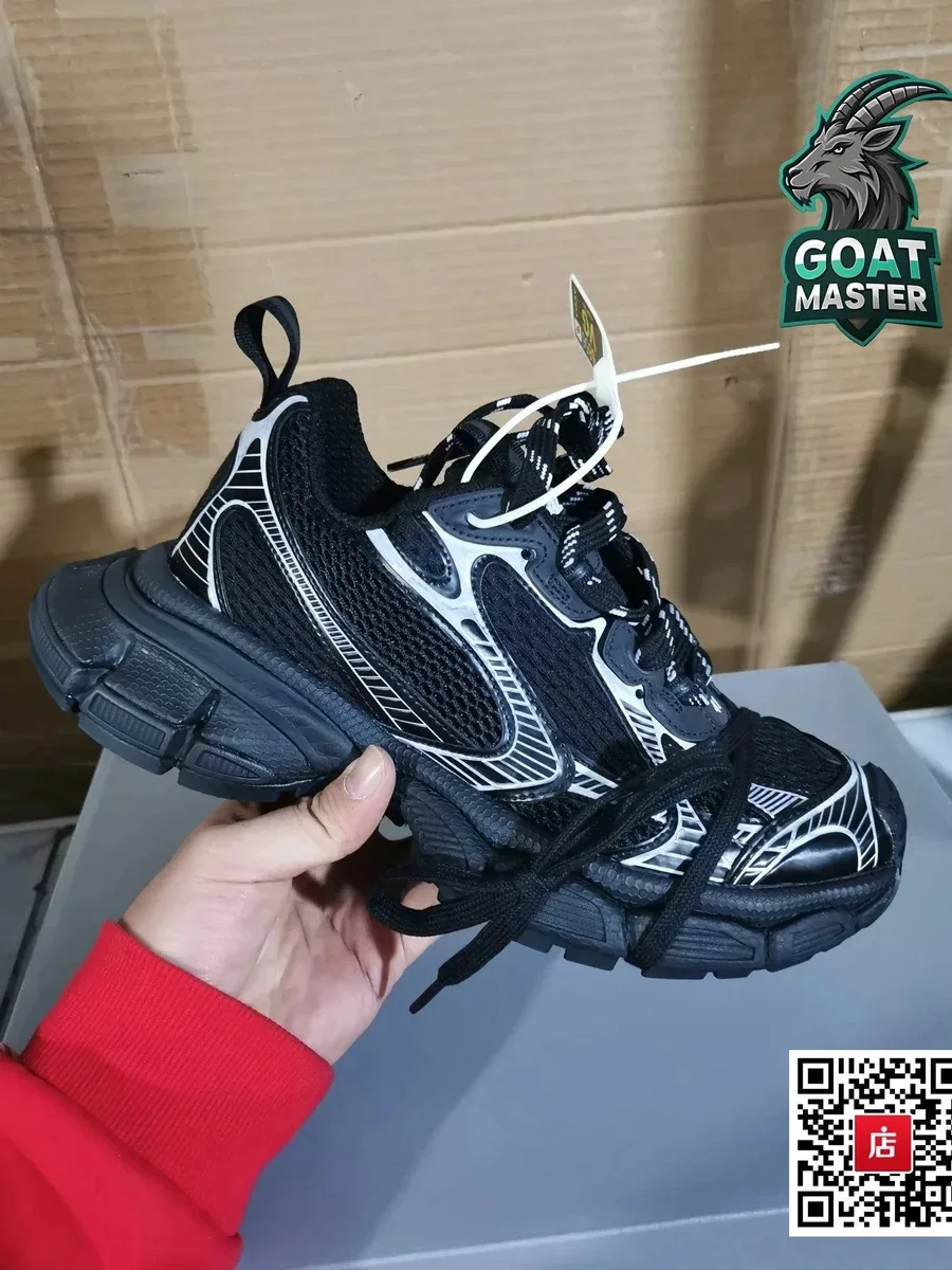 Balenciaga Balenciaga Triple S Black & White Sneakers Black - 1