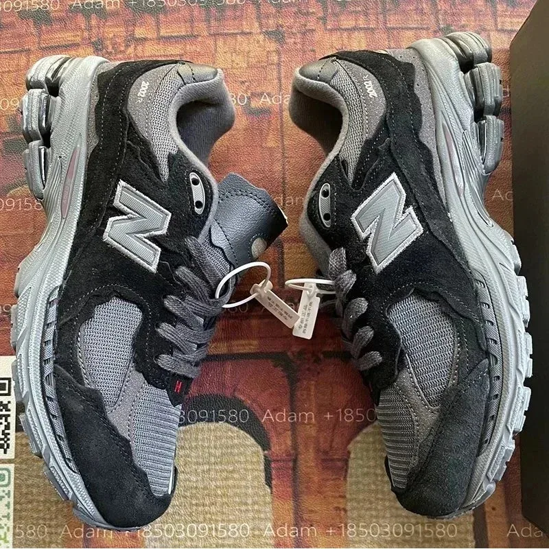 New Balance New Balance 2002R Black/Grey Sneakers Black - 1