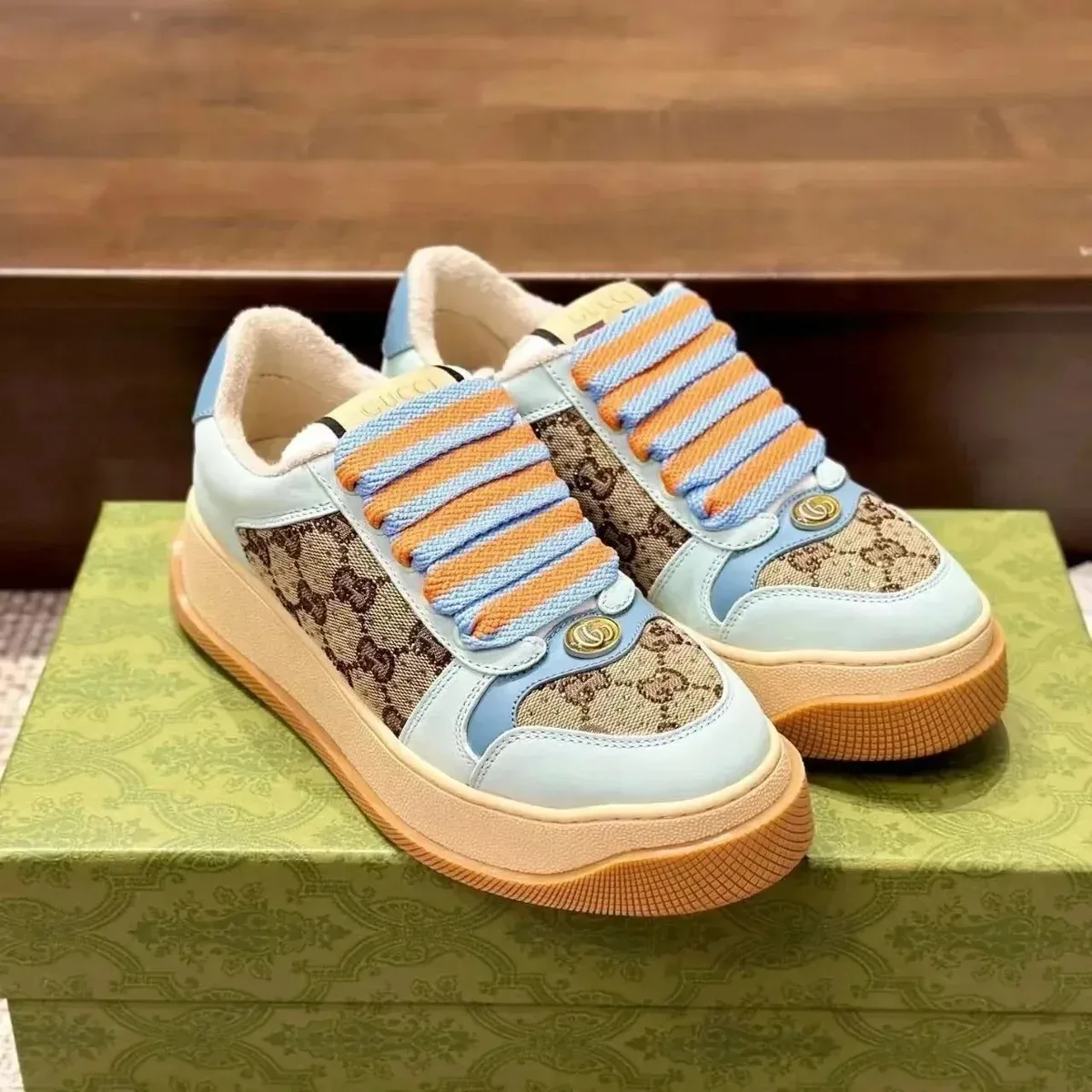 Gucci Gucci GG Marmont Light Blue & Beige Sneakers Blue - 1